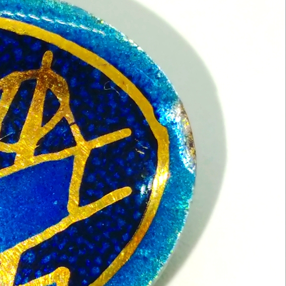 SOLD              Vintage Enamel on Copper Brooch signed By Artist - Picture 7 of 8